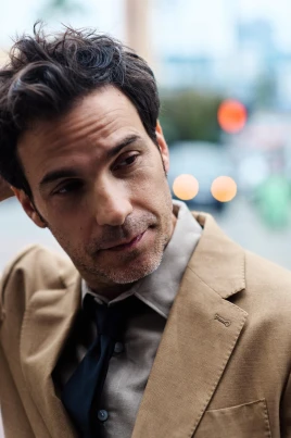 Santiago Cabrera