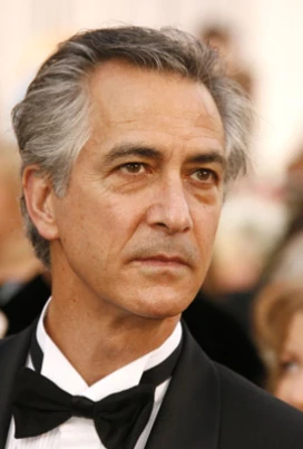 David Strathairn