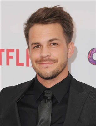 Johnny Simmons
